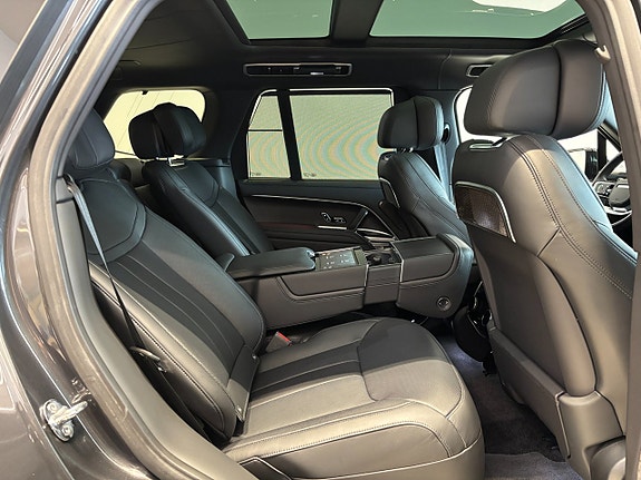 Land Rover Range Rover 9 of 16