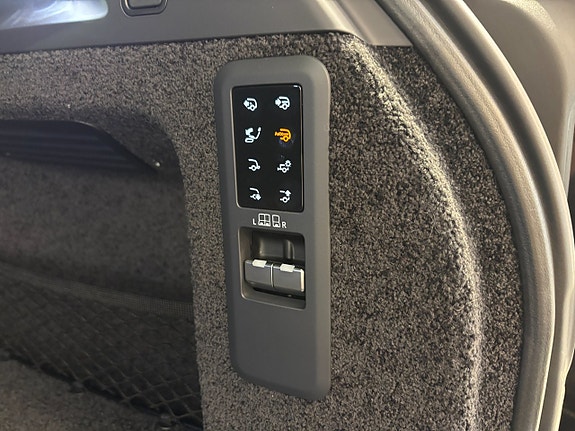 Land Rover Range Rover 11 of 16