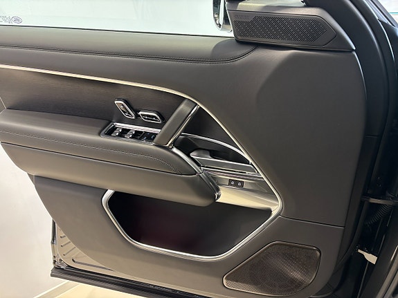 Land Rover Range Rover 13 of 16