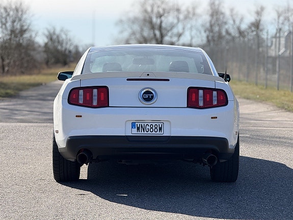 Ford Mustang 15 of 16