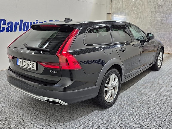 Volvo V90 Cross Country 4 of 5