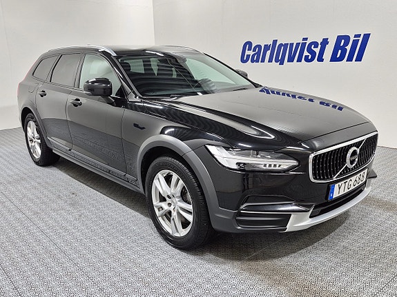 Volvo V90 Cross Country 3 of 5