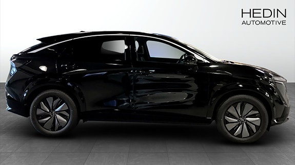 Nissan Ariya 6 of 9