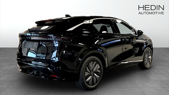 Nissan Ariya 2 of 9