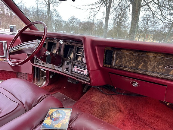 Lincoln Mark VIII LSC 17 of 19