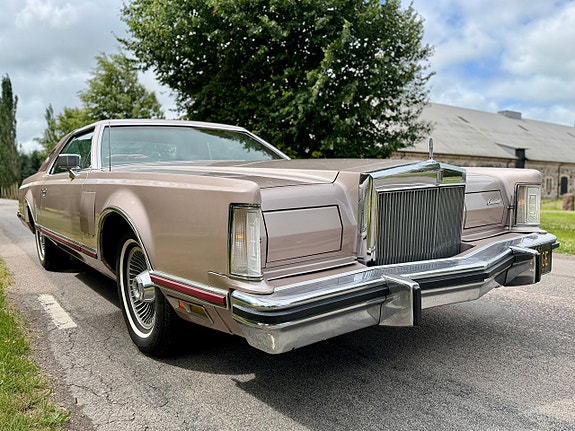 Lincoln Mark VIII LSC 3 of 5