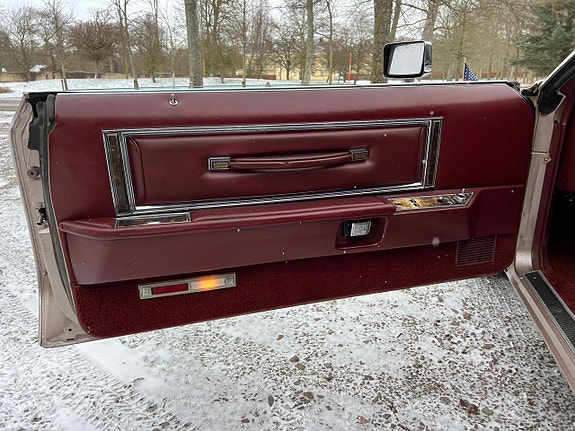 Lincoln Mark VIII LSC 11 of 19