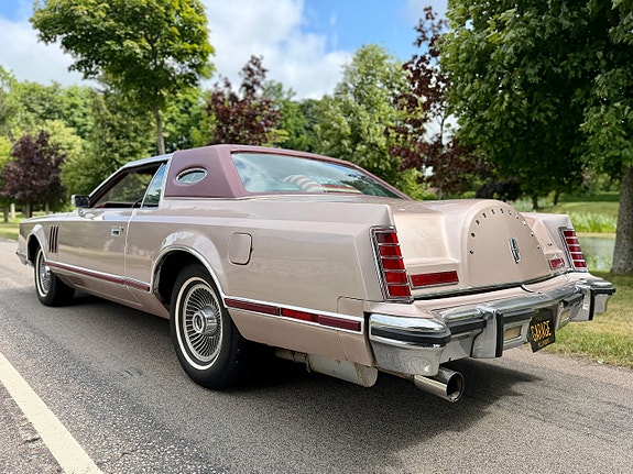 Lincoln Mark VIII LSC 7 of 19