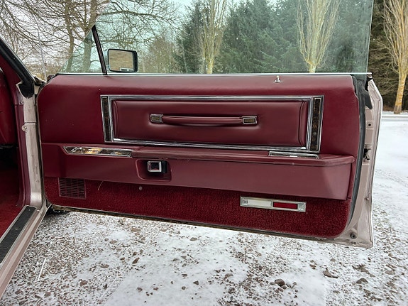 Lincoln Mark VIII LSC 15 of 19