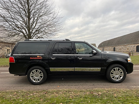 Lincoln Navigator 6 of 24