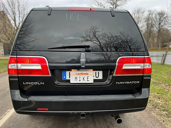 Lincoln Navigator 8 of 24