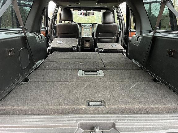 Lincoln Navigator 20 of 24