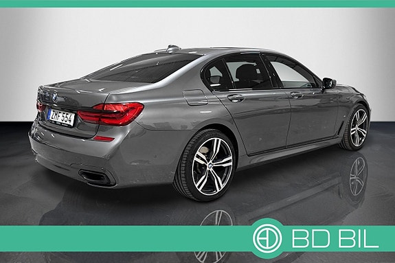 BMW 740e 4 of 5