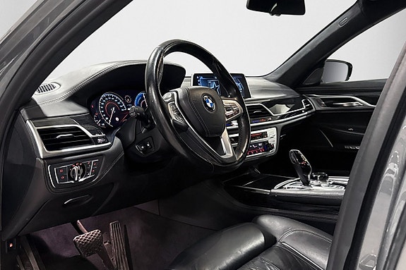 BMW 740e 9 of 28