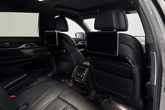 BMW 740e 15 of 28