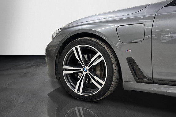 BMW 740e 25 of 28