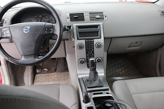 Volvo V50 8 of 9