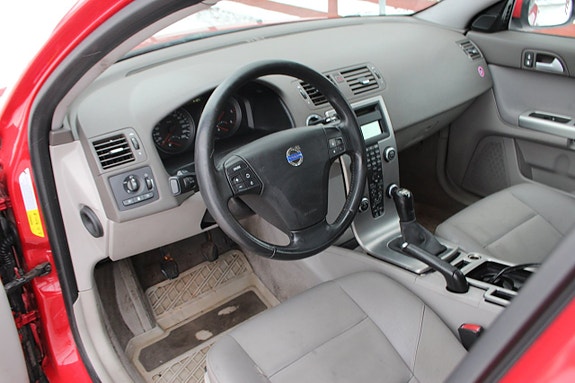 Volvo V50 7 of 9