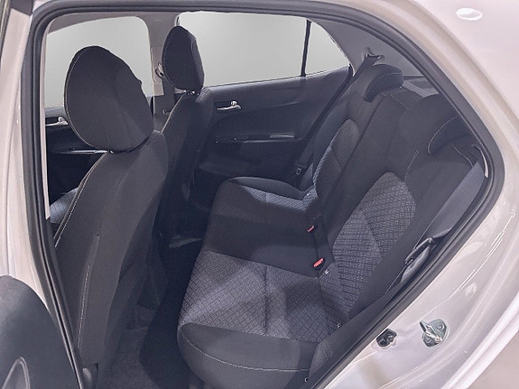 Kia Picanto 9 of 21
