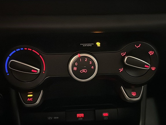 Kia Picanto 13 of 15