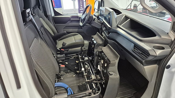 Ford E-Transit 24 of 30