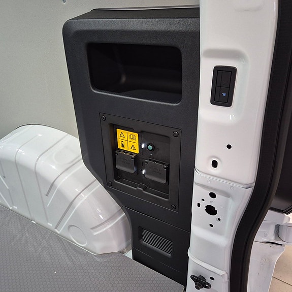 Ford E-Transit 10 of 30