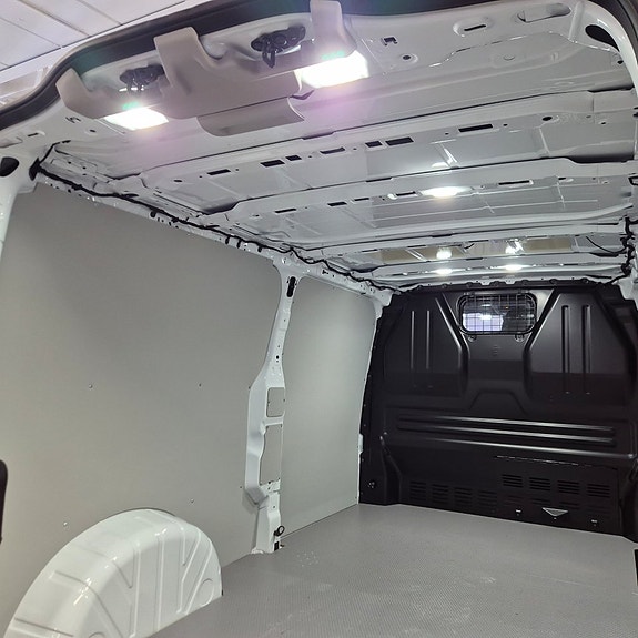 Ford E-Transit 11 of 30
