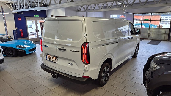 Ford E-Transit 6 of 30
