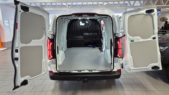 Ford E-Transit 15 of 30