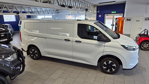 Ford E-Transit 5 of 5