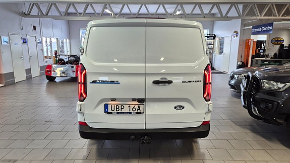 Ford E-Transit 7 of 30