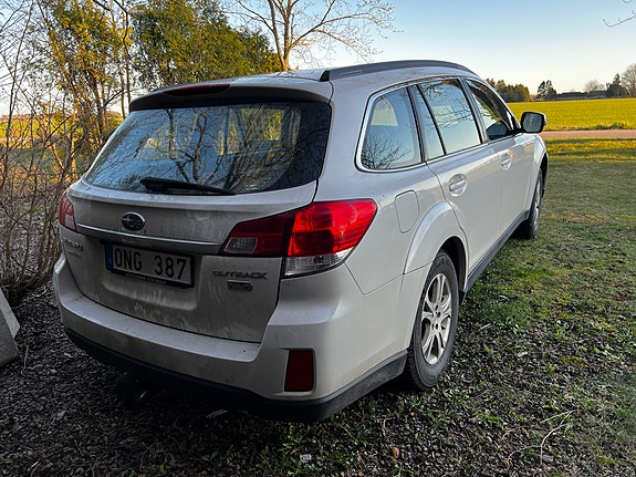 Subaru Outback 4 of 4
