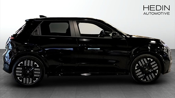 Nissan Micra 6 of 9