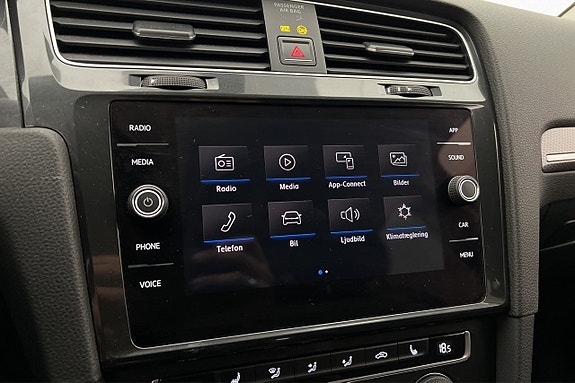 Volkswagen Golf Alltrack 17 of 24