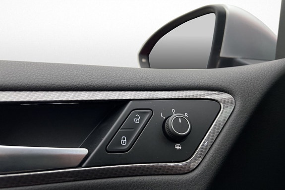 Volkswagen Golf Alltrack 23 of 24