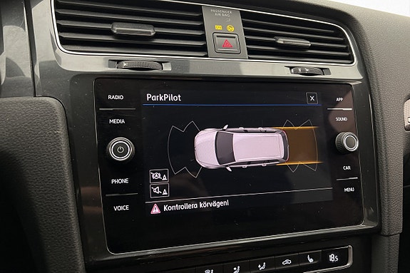 Volkswagen Golf Alltrack 15 of 24