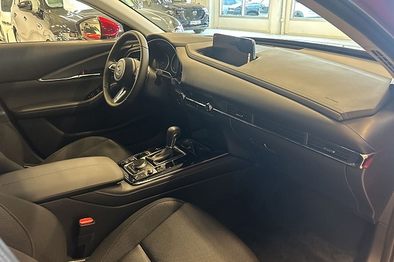 Mazda CX-30 7 of 11