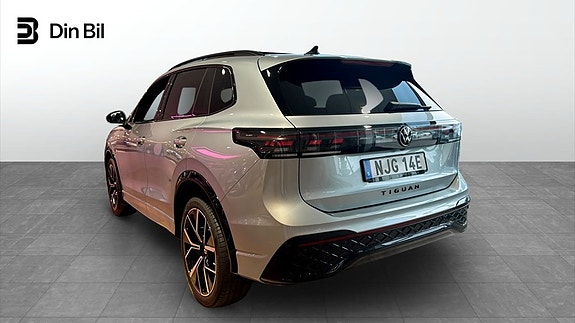 Volkswagen Tiguan 5 of 15