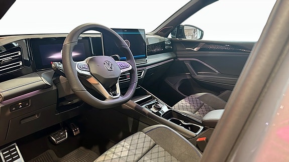 Volkswagen Tiguan 9 of 15