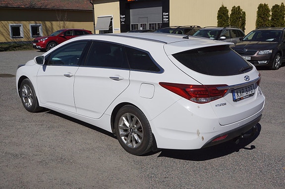 Hyundai i40 2 of 6