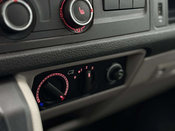 Volkswagen Transporter 12 of 17