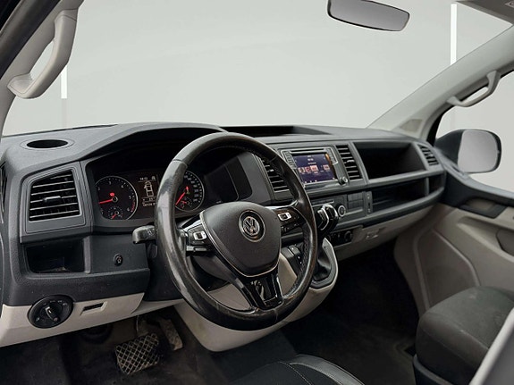 Volkswagen Transporter 9 of 17
