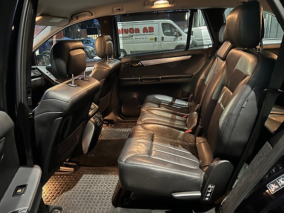 Mercedes-Benz R280 18 of 24