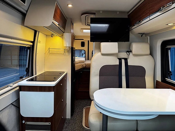 Adria Twin 640 SLX Supreme NY SERVAD m KAMREM NYBES ALDE SOLCELL VINTERBONAD 10 of 19