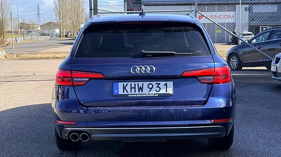 Audi A4 5 of 30