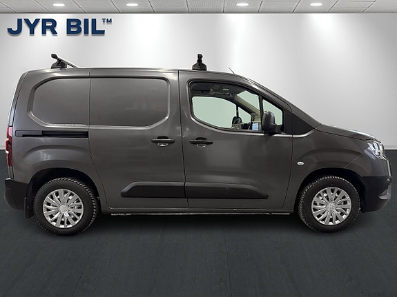 Toyota Proace City 2 of 5