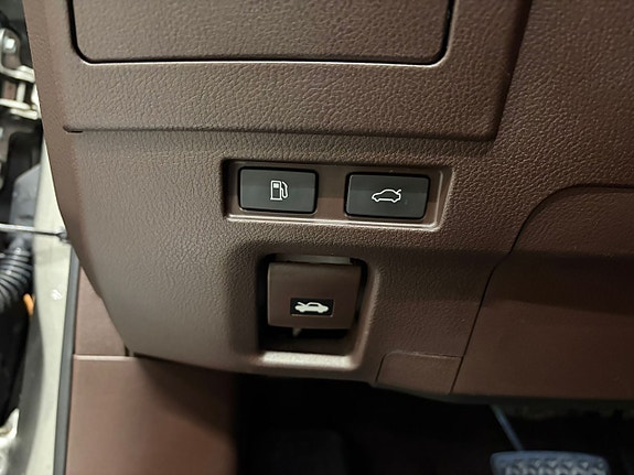 Lexus ES300h 13 of 26