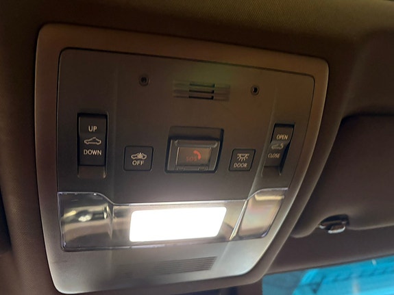 Lexus ES300h 24 of 26