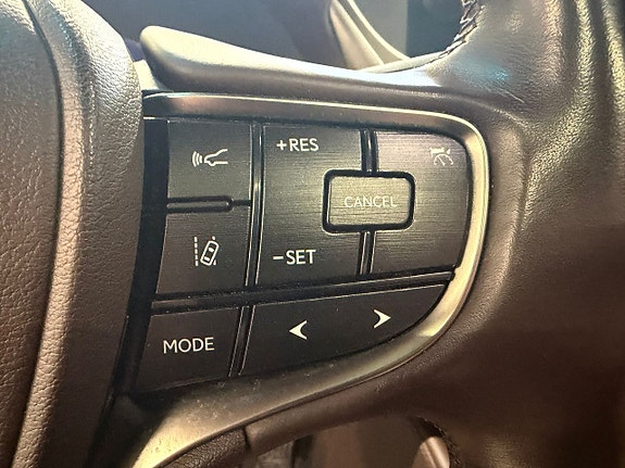 Lexus ES300h 17 of 26