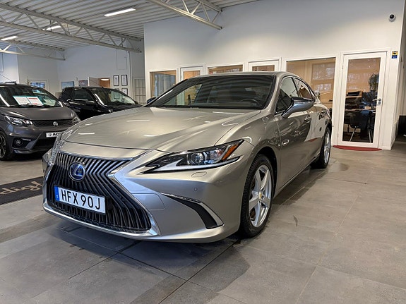 Lexus ES-Serie 2 of 5